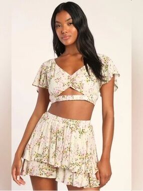 LULUS FLORAL SHORT AND TOP SET